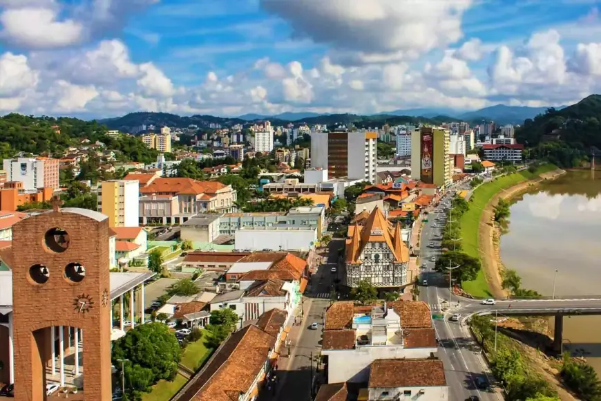 Blumenau (SC) – Tradição e Modernidade em Santa Catarina